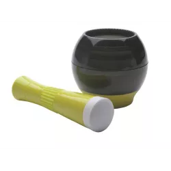 Plastová rozpierka s keramickým jadrom