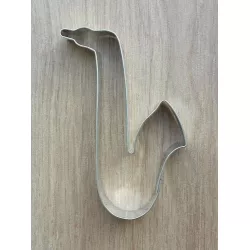 Vykrajovač v tvare saxofónu