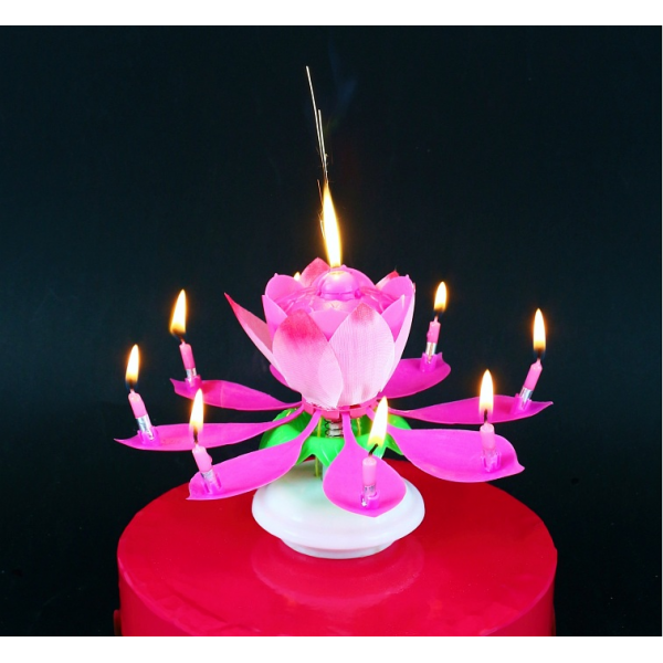 Tortová fontána kvetina hrajúca ružovú