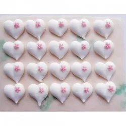 Cukrová dekorácia srdiečka s ružovou kvetinkou 20ks