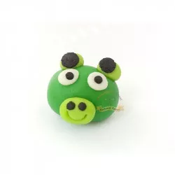 Figúrka na tortu Angry Birds prasa 2,5x4,5 cm z kokosovej hmoty