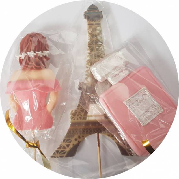 Cukrová figúrka dievča v ružovej farbe v Paríži