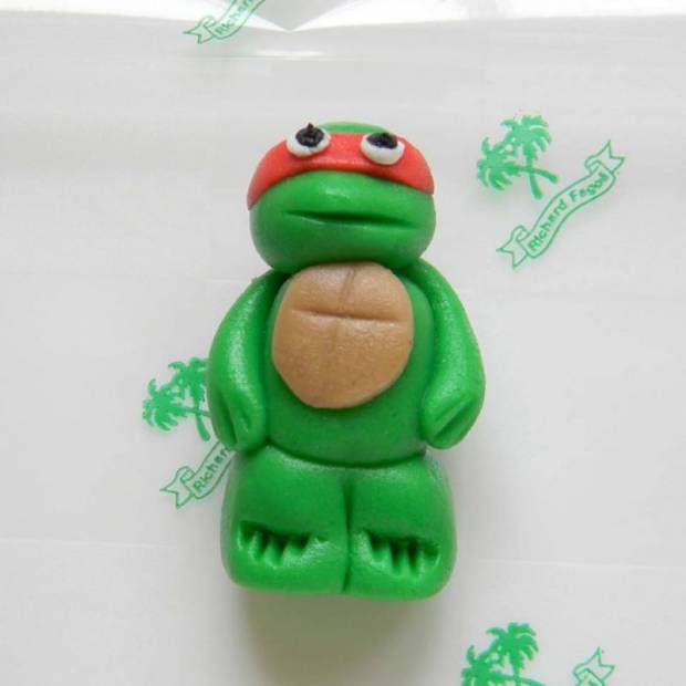 Tortová figúrka ninja korytnačka 5cm Raphael z kokosového plastu
