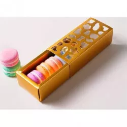 Zlatá krabička na makrónky so zdobeným okienkom 13 x 6 x 4 cm (na 4 kusy)